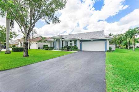 8848 NW 45th Pl Coral Springs, FL 33065