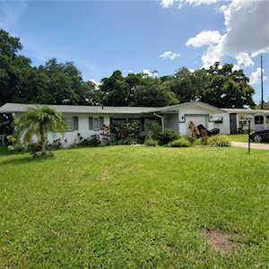 1513 Sandy Ln Clearwater, FL 33755