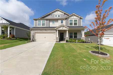 1072 Amberley Crossing Dr Belmont, NC 28012