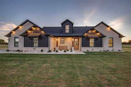 8369 Kassandra Drive Krum, TX 76249