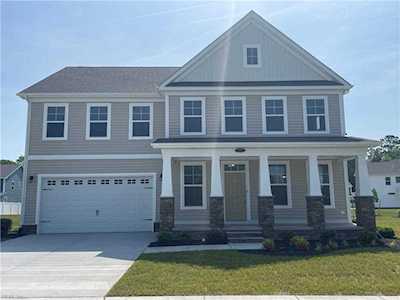 304 Wales Ln Suffolk, VA 23435