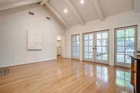 3321 W 5th Street Fort Worth, TX 76107