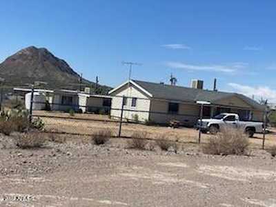 2515 W Roughrider Road New River, AZ 85087
