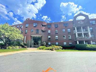 1 Loring Ave #102 Swampscott, MA 01907