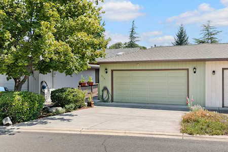 215 Mount Echo Dr Medford, OR 97504