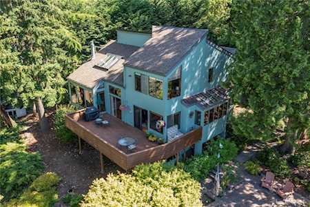 11814 Holmes Point Dr NE Kirkland, WA 98034
