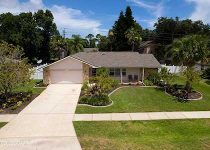823 Chickadee Drive Port Orange, FL 32127