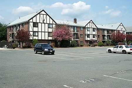 59 Highland Glen Dr #328 Randolph, MA 02368