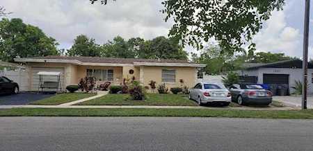 1401 N 74th Ter Hollywood, FL 33024
