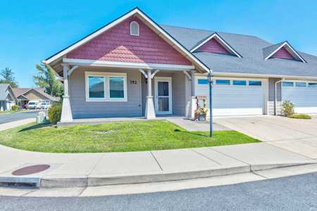 752 SW Kinsington Ct Grants Pass, OR 97526