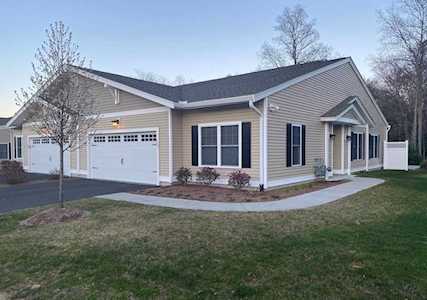 117 Rogerson Xing #117 Uxbridge, MA 01569