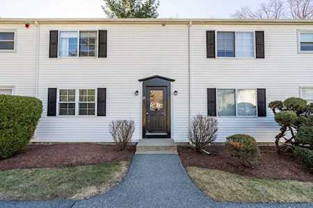 26 Roberts Dr #C Bedford, MA 01730