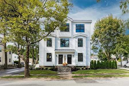 49A Chestnut St #2 Wakefield, MA 01880