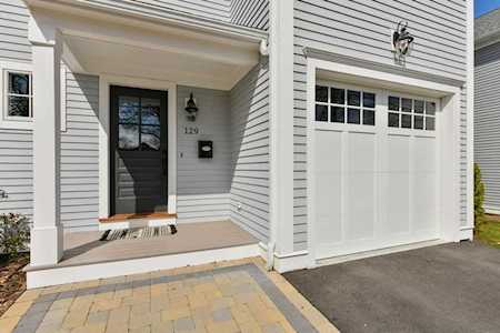 129-131 Farwell St #129 Newton, MA 02460