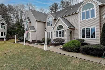 35 Pilgrim Village Road #903 Taunton, MA 02780