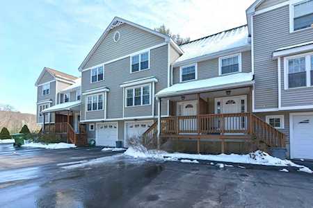 76 Arthur Dr #76 Northbridge, MA 01588