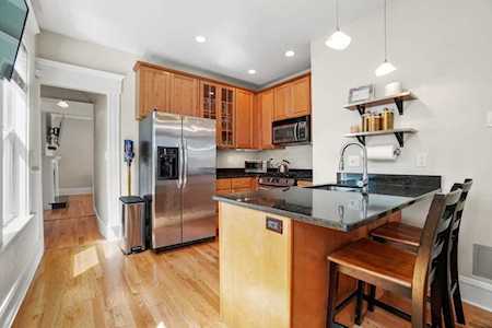 587 E 8th St #2 Boston, MA 02127