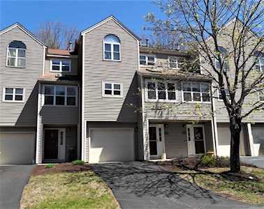 19 Thayer Pond Dr #4 Oxford, MA 01537