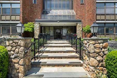 40 Greenleaf St #402 Quincy, MA 02169