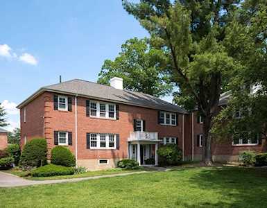23 Hammond Pond Pky #1 Newton, MA 02467