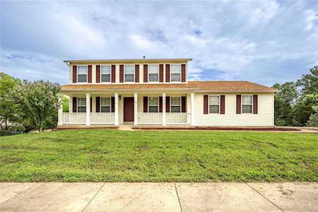 157 Whisper Creek Dr Wentzville, MO 63385