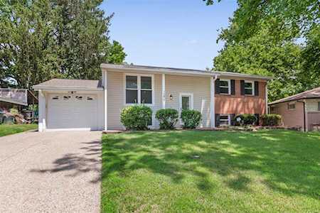 11827 Cynthia Dr Maryland Heights, MO 63043