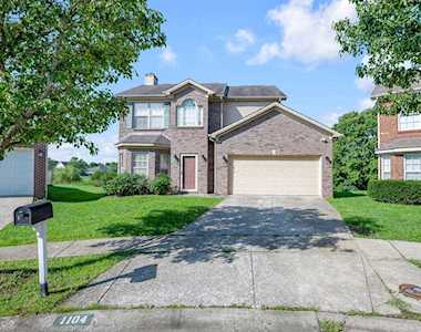 1104 Winding Oak Trl Lexington, KY 40511