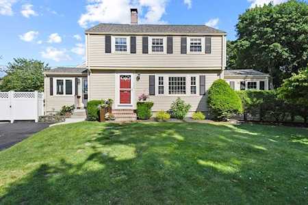 32 Nathaniel Road Winchester, MA 01890