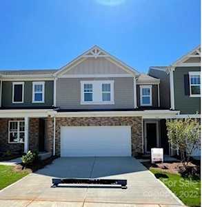 8119 Merryvale Ln Charlotte, NC 28214
