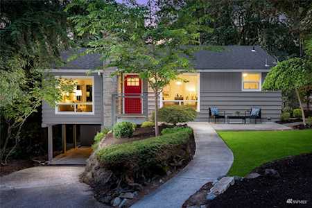 2738 NE 97th St Seattle, WA 98115