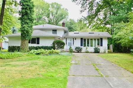 26625 Strawberry Ln Westlake, OH 44145