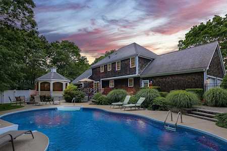 16 Fieldwood Drive Bourne, MA 02562