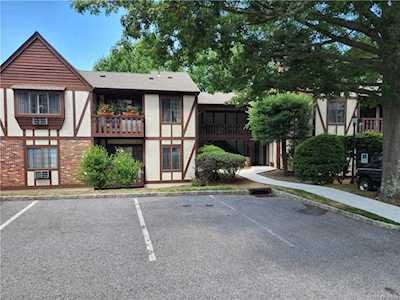 11 Foxwood Circle Mount Kisco, NY 10549