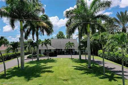 7260 Swan Lake Dr Fort Myers, FL 33919