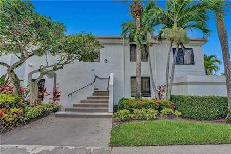 7533 Glendevon Ln #907 Delray Beach, FL 33446