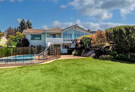 17071 12th Ave NW Shoreline, WA 98177