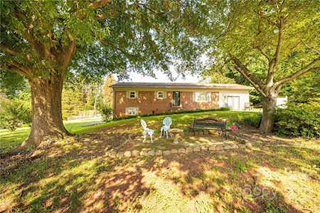 1255 Beechwood Dr Newton, NC 28658