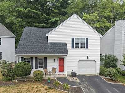62 Meadowood Rd North Andover, MA 01845
