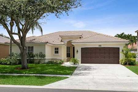5743 La Gorce Circle Lake Worth Beach, FL 33463
