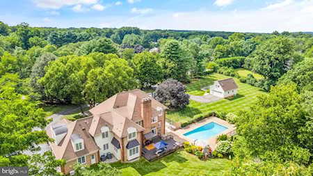 341 Walker Rd Great Falls, VA 22066
