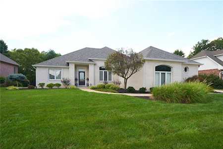 622 Walnut Woods Dr Greenwood, IN 46142