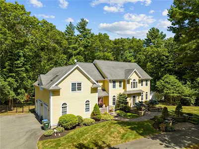 47 Mikayla Ann Dr Rehoboth, MA 02769