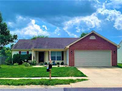 2114 Turning Leaf Dr Franklin, IN 46131