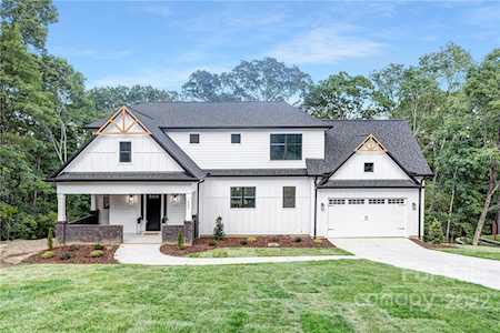 685 Knollcrest Dr NE Concord, NC 28025