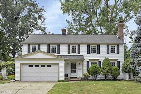 318 Plymouth Dr Bay Village, OH 44140