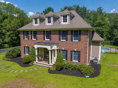 12 Aldersgate Way North Reading, MA 01864