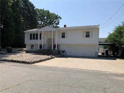8 Vineland Ave North Providence, RI 02911