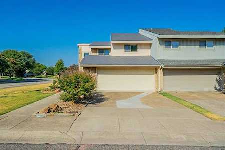 2901 Country Place Circle Carrollton, TX 75006