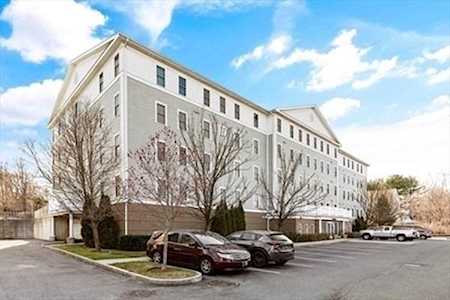 10 Crowninshield St #204 Peabody, MA 01960
