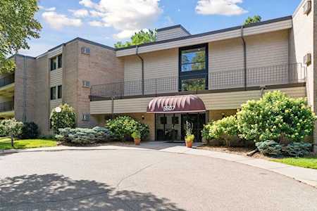 5607 Green Circle Drive #215 Minnetonka, MN 55343